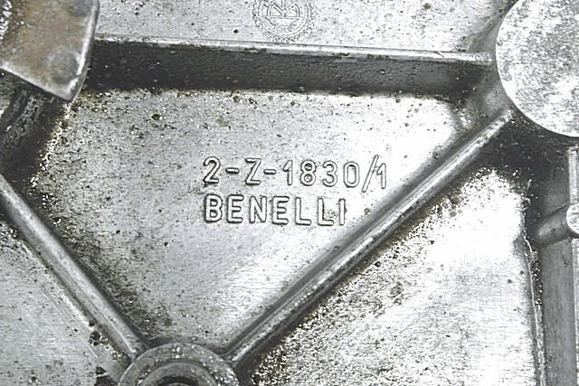 CARTER VOLANO BENELLI 125 2C 2-Z-1830/1 LEFT ENGINE COVER CON SEGNI DI USURA