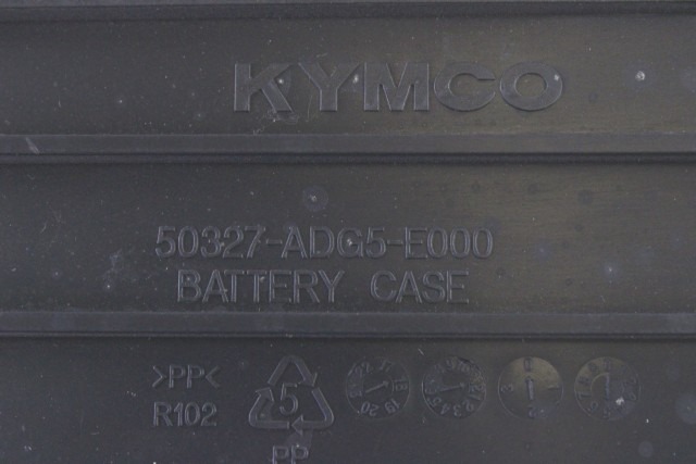 KYMCO XCITING 400 S TCS 50327ADG5E000 SUPPORTO BATTERIA 19 - 23 BATTERY CASE