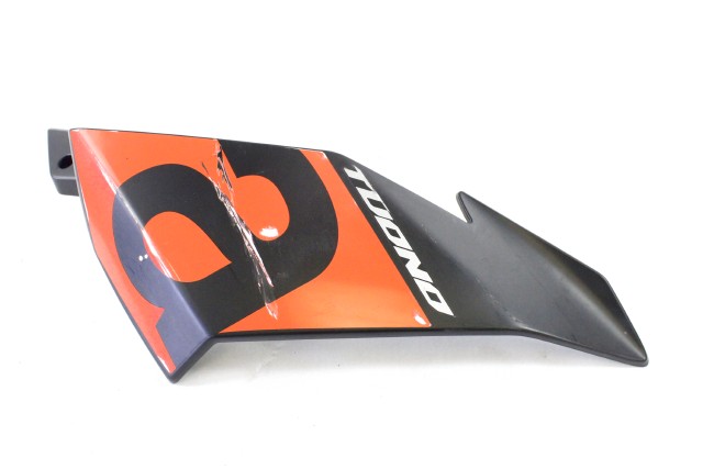 APRILIA TUONO 125 2B003662 CARENA ANTERIORE DESTRA 17 - 20 FRONT RIGHT FAIRING 2B003972 CON GRAFFI