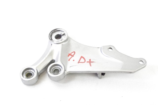 SUZUKI GSX R 600 4351101H01 STAFFA PEDANA ANTERIORE DESTRA 06 - 07 FRONT RIGHT FOOTREST HOLDER 4351101H00