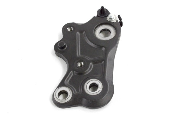 YAMAHA MT-07 B34274A40000 ADATTATORE STAFFA PEDANA DESTRA RM18 19 - 20 RIGHT FOOTREST BRACKET ADAPTER