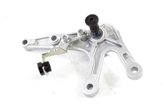 YAMAHA MT-03 1WDF744300 STAFFA PEDANA ANTERIORE DESTRA RH21 20 - 23 FRONT RIGHT FOOTREST HOLDER 