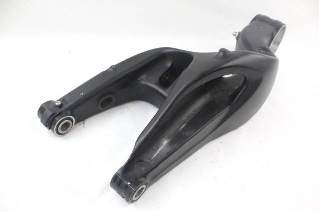 KTM 1290 SUPER DUKE GT 6140403014433A FORCELLONE POSTERIORE 19 - 21 REAR SWINGARM PICCOLI SEGNI DI USURA 6130403004433 6130403004433A 6130403014433A 6140403004433A 