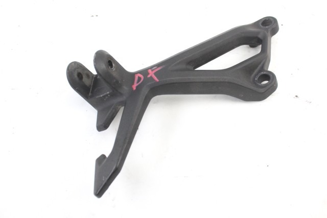 KAWASAKI Z 900 35063145318R STAFFA PEDANA POSTERIORE DESTRA ZR900B 17 - 20 REAR RIGHT FOOTREST HOLDER 35063136318R