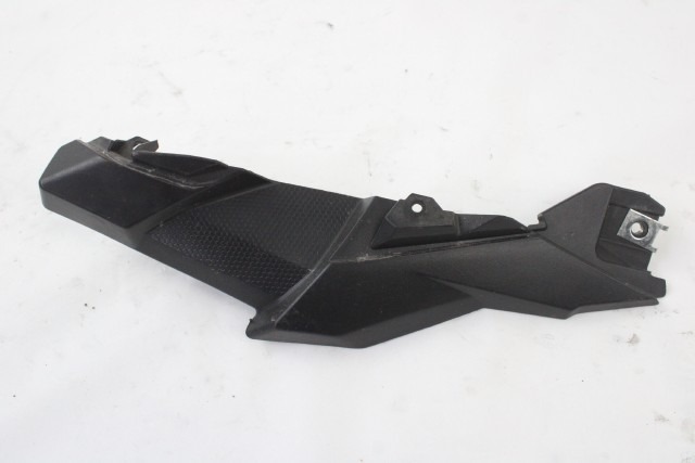 BENELLI BN 125 65572L290000 FIANCHETTO SINISTRA SERBATOIO 21 - 24 LEFT SIDE COVER