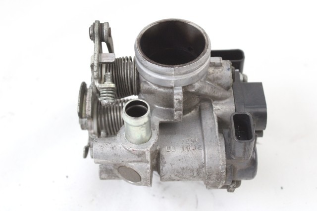 YAMAHA TRICITY MW 125 2CME37500300 CORPO FARFALLATO 14 - 17 THROTTLE BODY 2CME37500000 2CME37500100 2CME37500200 