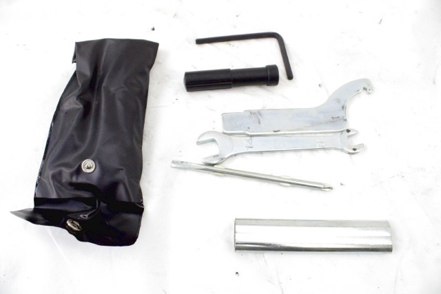 HONDA CB 500 HORNET KIT ATTREZZI IN DOTAZIONE PC71 (2024) TOOLS KIT