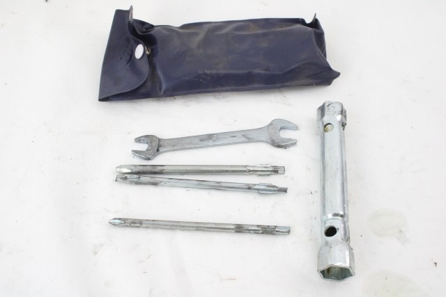 HONDA CN 250 89010KS4640 ATTREZZI IN DOTAZIONE91 - 01 TOOLS KIT