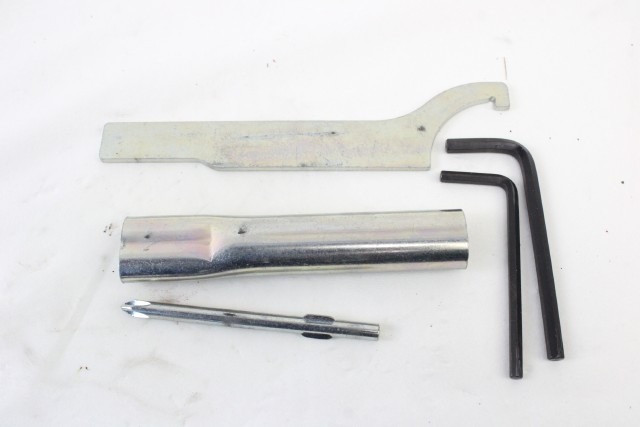 KAWASAKI NINJA 500 SE 560070191 ATTREZZI IN DOTAZIONE EX500G 24 - 25 OWNER'S TOOLS