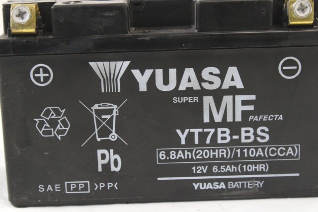 BATTERIA PER MOTO YUASA YT7B-BS 12V 6.5A 110CCA BATTERY