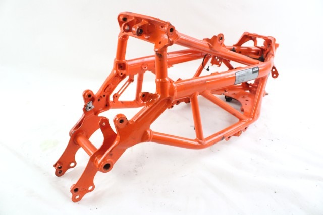 KTM 125 DUKE 93003001100EB TELAIO CON DOCUMENTI 21 - 23 FRAME WITH DOCUMENTS 93003001000EB DANNEGGIATO